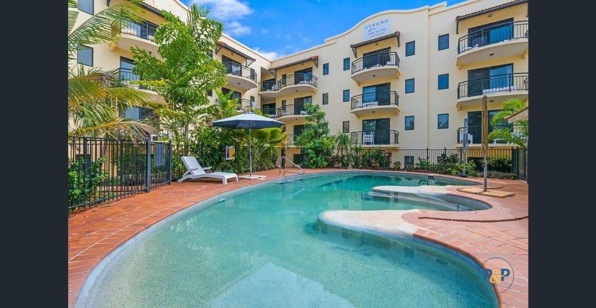 Within Reach Of The Beach! * Townsville